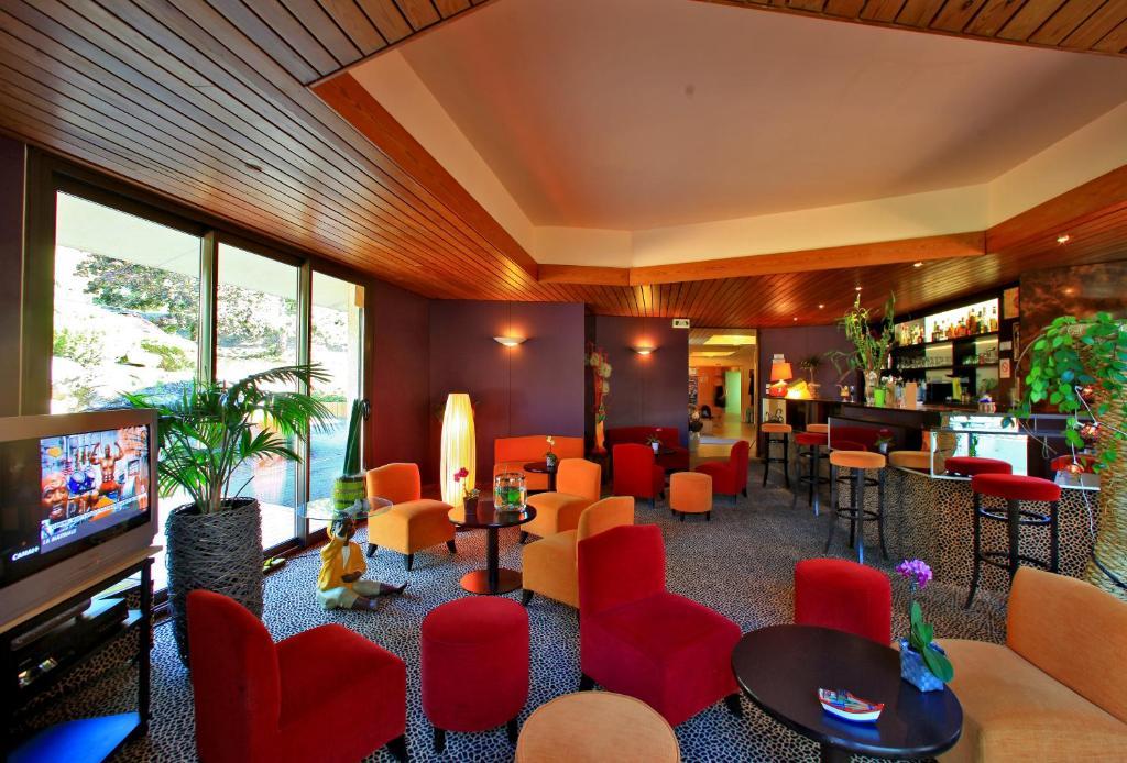 Logis Hotel De La Bruyere Pouzauges Zewnętrze zdjęcie